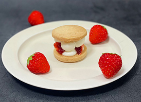 いちごクッキーサンド